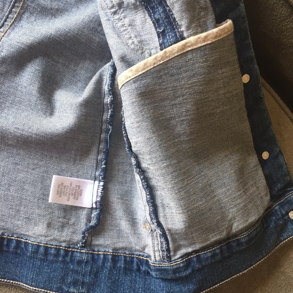 SOLD- 🦋SONOMA jean jacket 🦋 - Picture 6 of 7